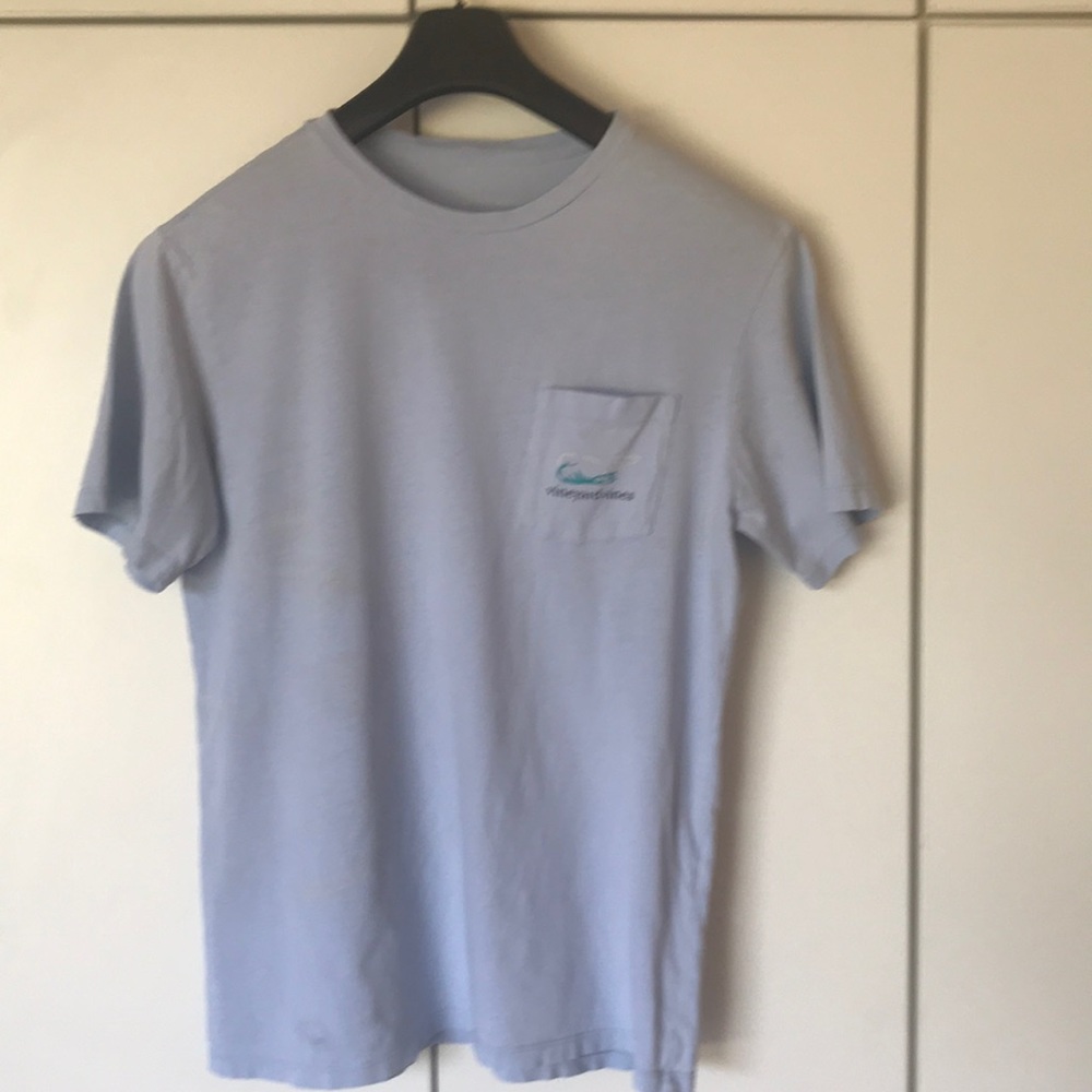 Vineyard Vines light blue T-shirt